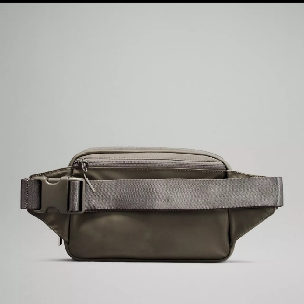 Final 1: NWT Lululemon Belt Bag Large - Picture 2 of 5